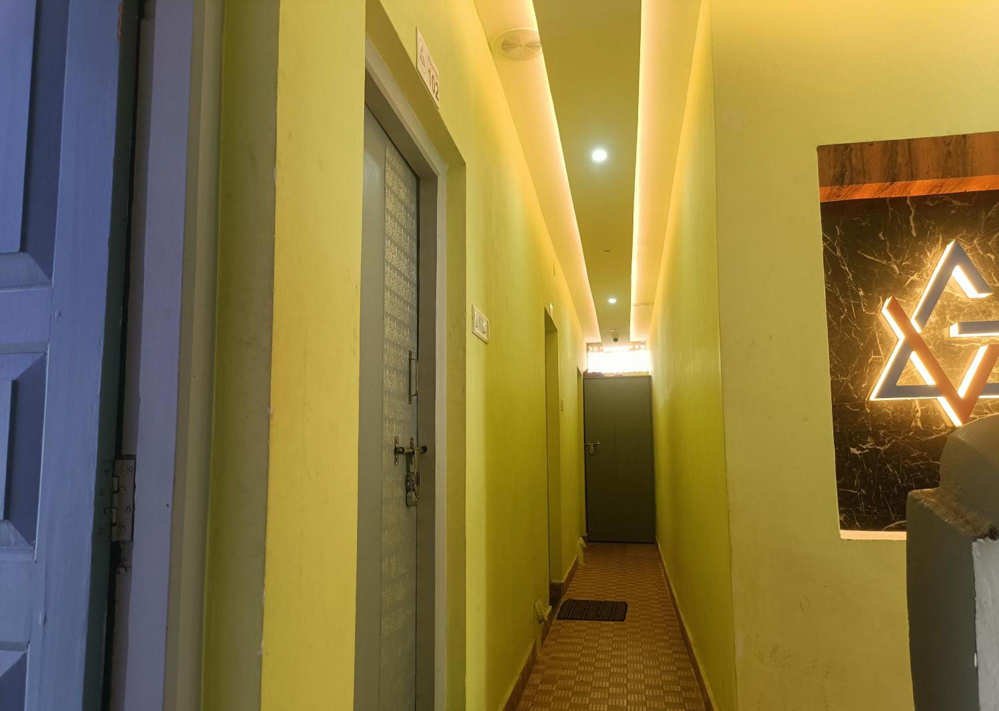 Hotel Grand View Puri Kültér fotó